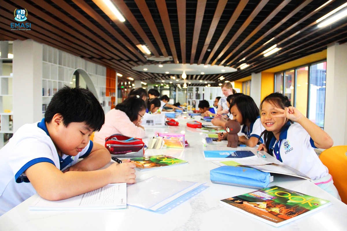 Học Sinh EMASI Học Các Kỹ Năng Thư Viện Như Thế Nào?