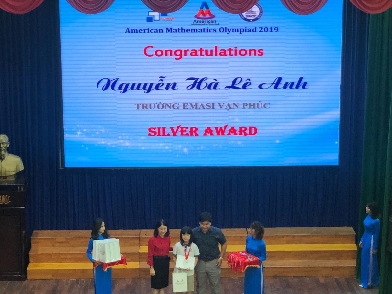 AMO 2019 Honored EMASI Van Phuc Students